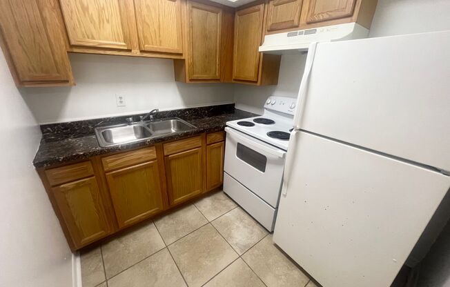 1 bed, 1 bath, 700 sqft, $925, Unit Unit 3