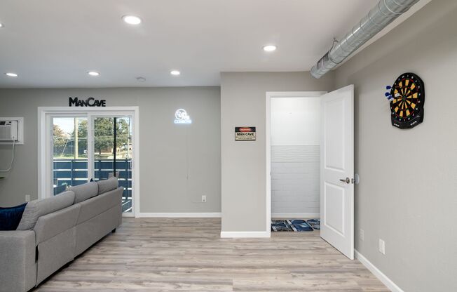 2 beds, 1.5 baths, 941 sqft, $1,725