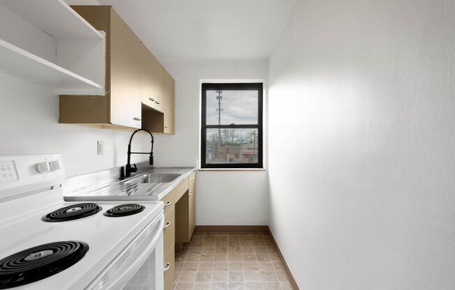 2 beds, 1 bath, 800 sqft, $475, Unit 2117 Brownsville Road - C32