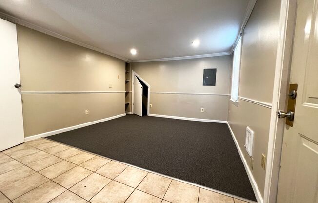 Studio, 1 bath, 312 sqft, $1,100, Unit Studio Efficiency Apt