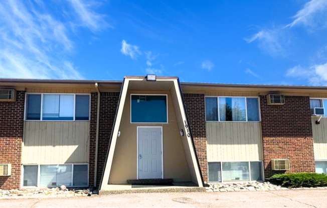 2 beds, 1 bath, 800 sqft, $1,150, Unit Unit 6