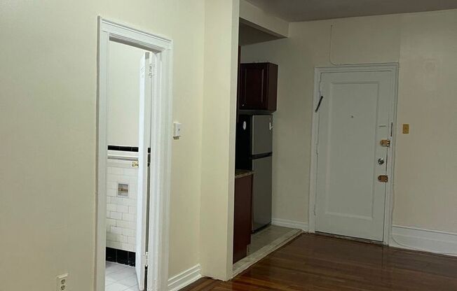 Studio, 1 bath, $1,750, Unit D25