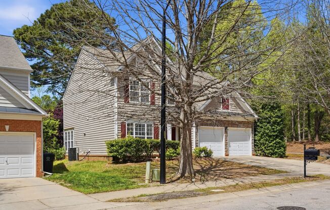 WAKEFIELD CORNER HOME WITH 4 BEDROOMS IS WAITING FOR YOU!