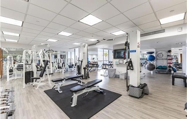 3 beds, 2 baths, $4,500, Unit # 4 L