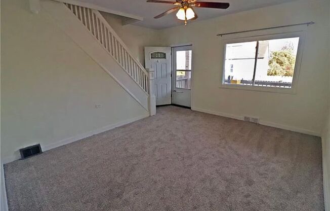 2 beds, 1 bath, $1,200