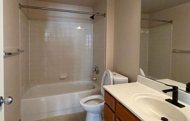 1 bed, 1 bath, 800 sqft, $2,038, Unit T710