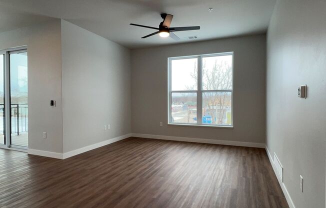 2 beds, 2 baths, 1,279 sqft, $2,850, Unit WR 305-310