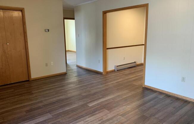 2 beds, 1 bath, 900 sqft, $900
