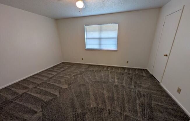 1 bed, 1 bath, 784 sqft, $850, Unit 35-B