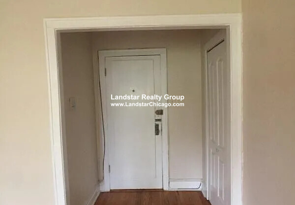 908 Reba Pl