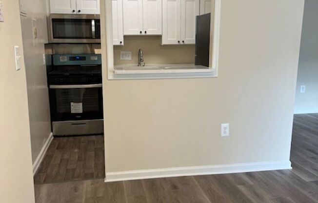 2 beds, 1.5 baths, 945 sqft, $1,895