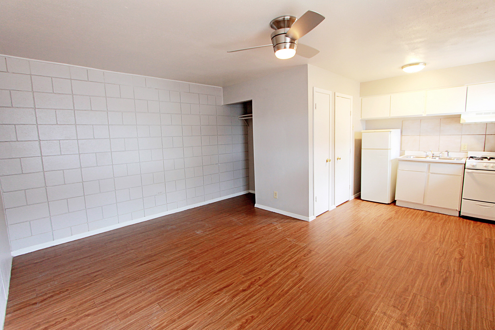 Recently Remodeled Studio Apartment In Hot East Austin!