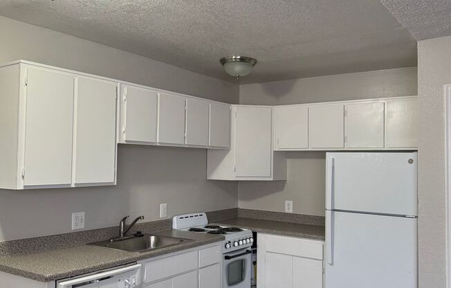 1 bed, 1 bath, 550 sqft, $990, Unit 150
