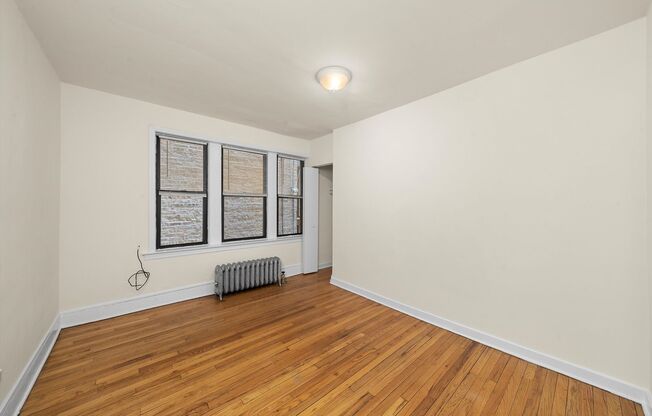 3 beds, 1 bath, 1,195 sqft, $2,995, Unit 2330-1A