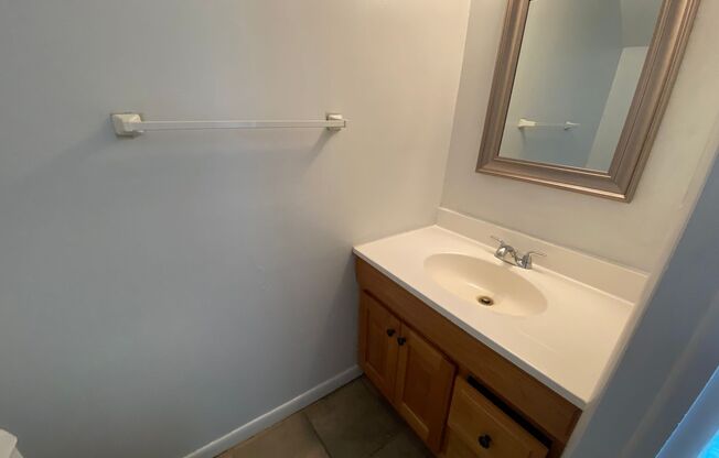 2 beds, 1.5 baths, $985, Unit UNIT 9