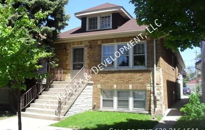 842 BELOIT AVE