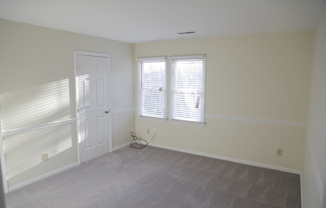 2bd/2.5bth home in Southpark! Location, Location, Location!
