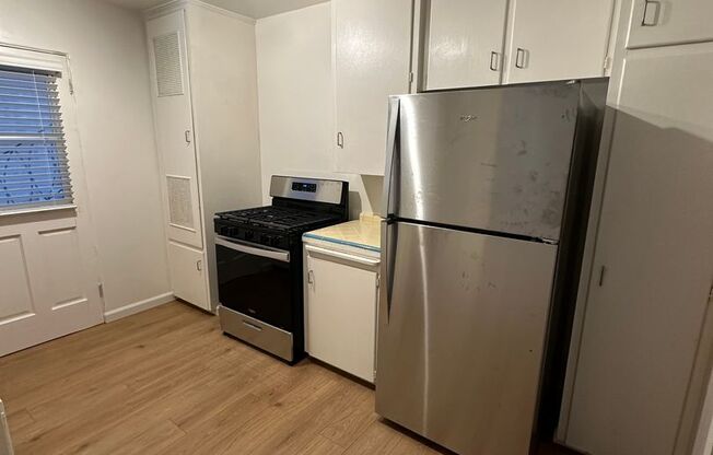 1 bed, 1 bath, $1,895, Unit 4320