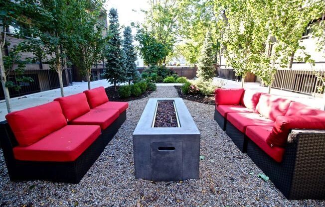 2 beds, 1 bath, 803 sqft, $1,425, Unit 4912-04