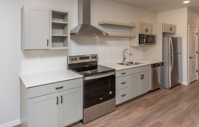 1 bed, 1 bath, 754 sqft, $1,149, Unit 615