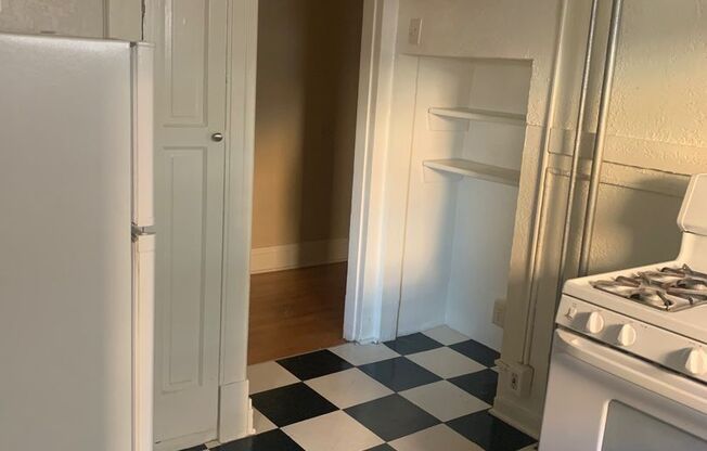 115 W Olympic Pl
