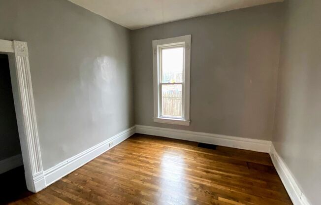 641 Coit NE