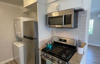 MOVE-IN SPECIAL $500 OFF 1 bedroom - Washer/Dryer, Wood Plank * A/C * Stainless Steel* South Lake Ave. Area