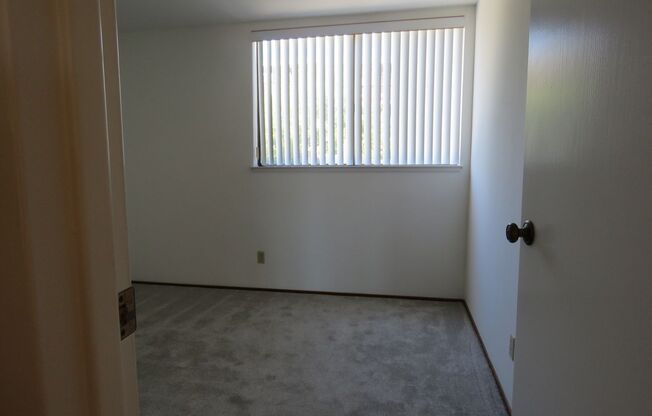 2 beds, 1 bath, $3,750, Unit 2035 #22