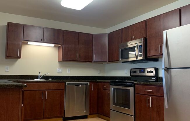 2 beds, 2 baths, 982 sqft, $1,245, Unit 615-210