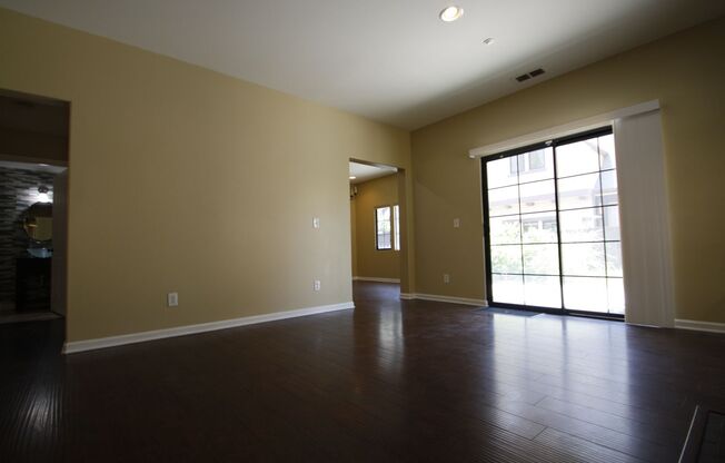 Stylish 3-Bedroom Townhome with Bonus Loft, Private Yard, in Quiet Community!