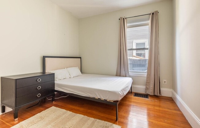 3 beds, 1 bath, $3,100, Unit 1