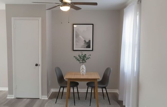 2 beds, 1 bath, 842 sqft, $999, Unit 1051