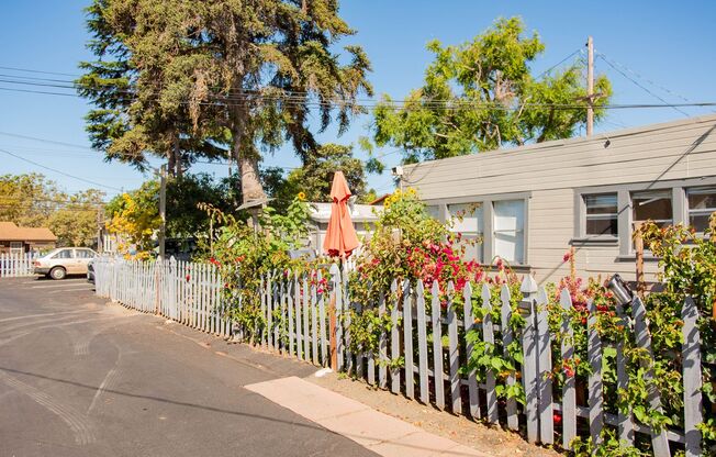 18634-54 Meekland Apartments