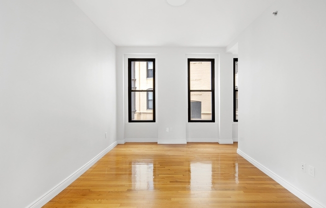 2 beds, 2 baths, 1,027 sqft, $5,200, Unit 201