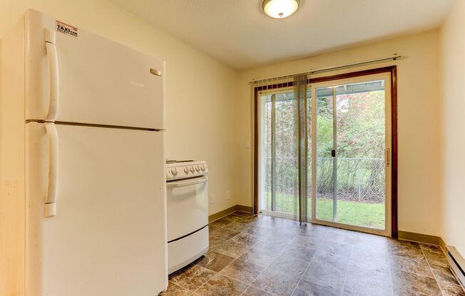 Amber Lantern Apartments