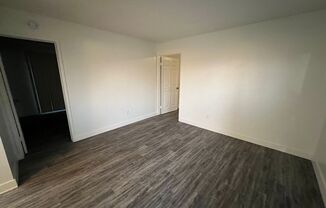 2 beds, 1 bath, $1,895, Unit # #B