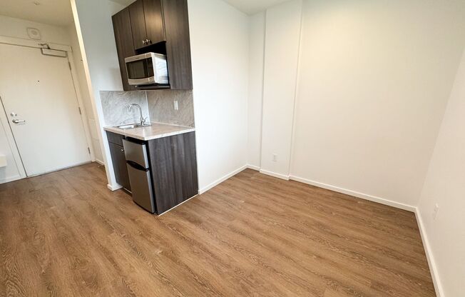 Studio, 1 bath, 186 sqft, $1,245, Unit 303-ARCH