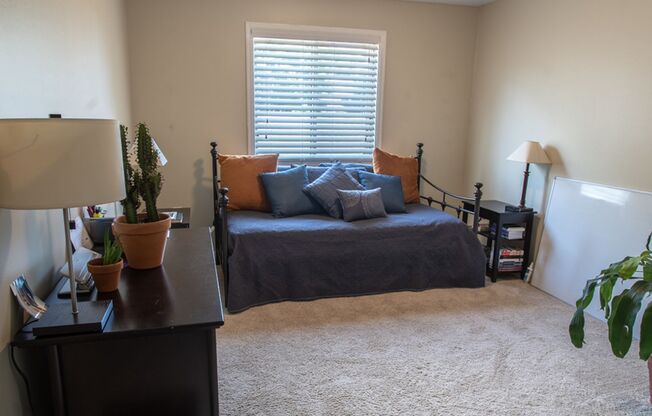 2 beds, 1 bath, 950 sqft, $1,545, Unit 146107