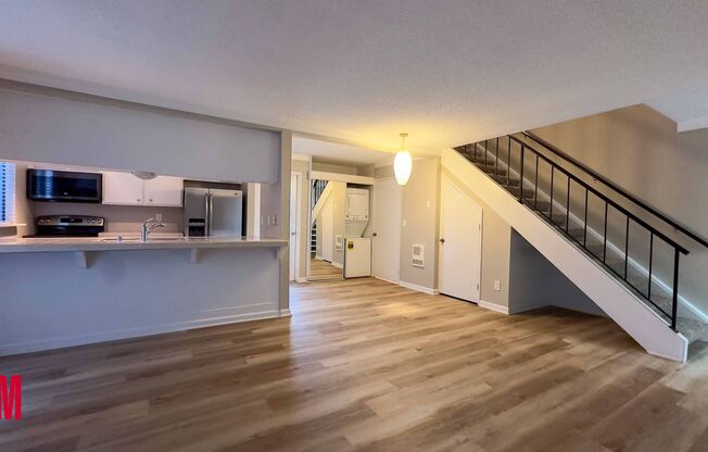 2 beds, 1.5 baths, $3,295, Unit 6