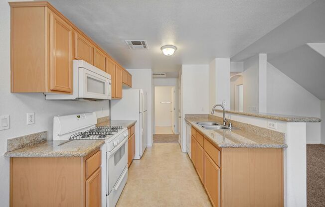 3 beds, 2 baths, $1,650, Unit # 136