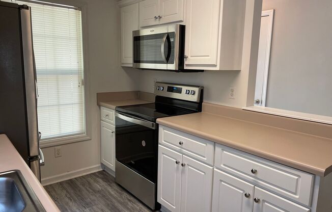 LOCATION - Close to everything Augusta. Updated townhome in West Wheeler Townhomes move in ready