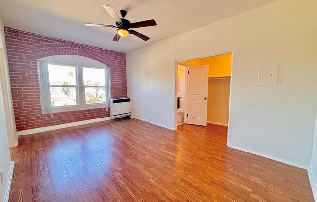 Studio, 1 bath, 450 sqft, $1,399, Unit 304