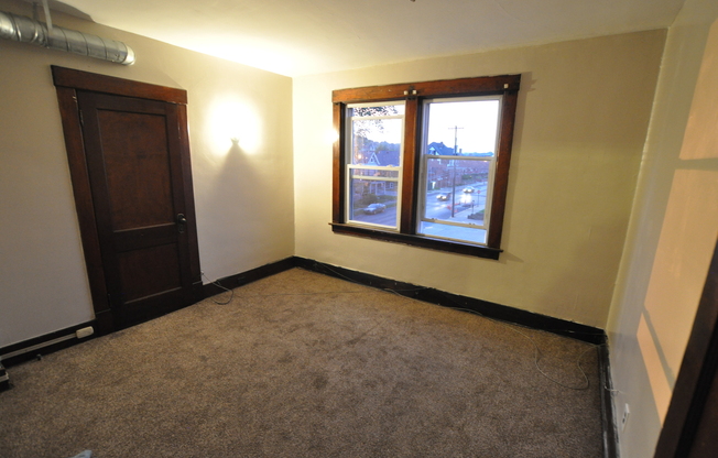 Large 2-3 Bed Apt. Beaver Falls! - $595 NO APPLICATION FEE!!!