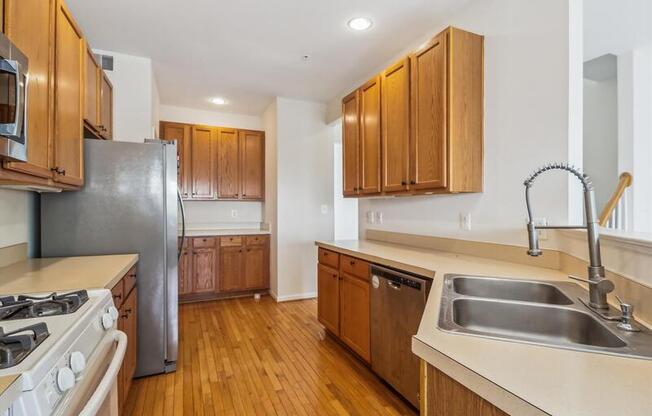 13404 FOUNTAIN CLUB DR