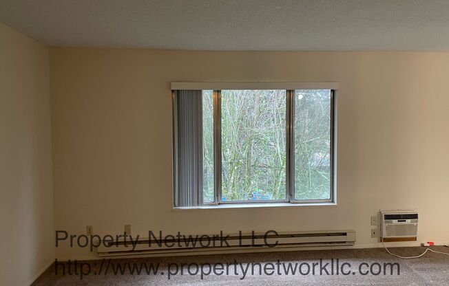 Gresham 2 Bedroom Condo with Garage