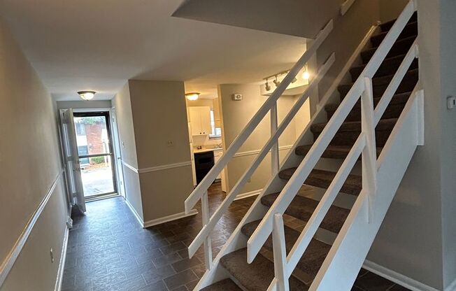 2 beds, 1 bath, 1,147 sqft, $950, Unit 411 - C BT