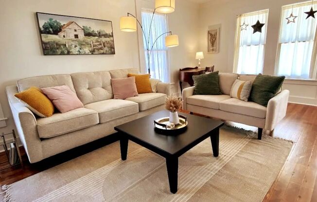 Scandinavian Inspired Retreat: Newly Renovated 3BR/2BA Fully Furnished Home in Downtown Oasis