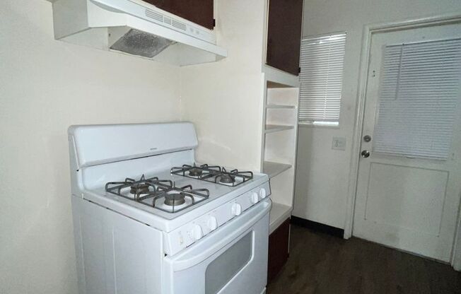 1 bed, 1 bath, $950, Unit 427