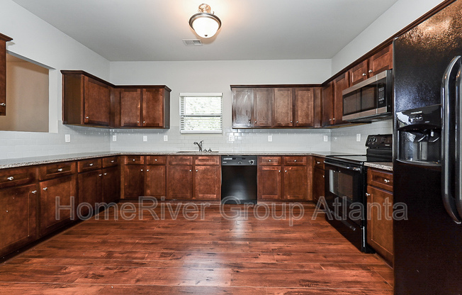 501 TULIP LN