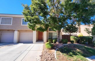 Beautiful townhouse in Silverado Ranch